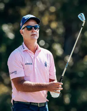Kevin Streelman Raising Golf Club